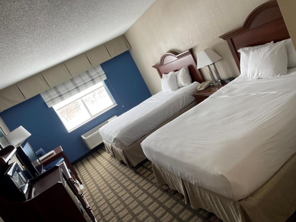Baymont By Wyndham Galesburg Hotel Exterior photo