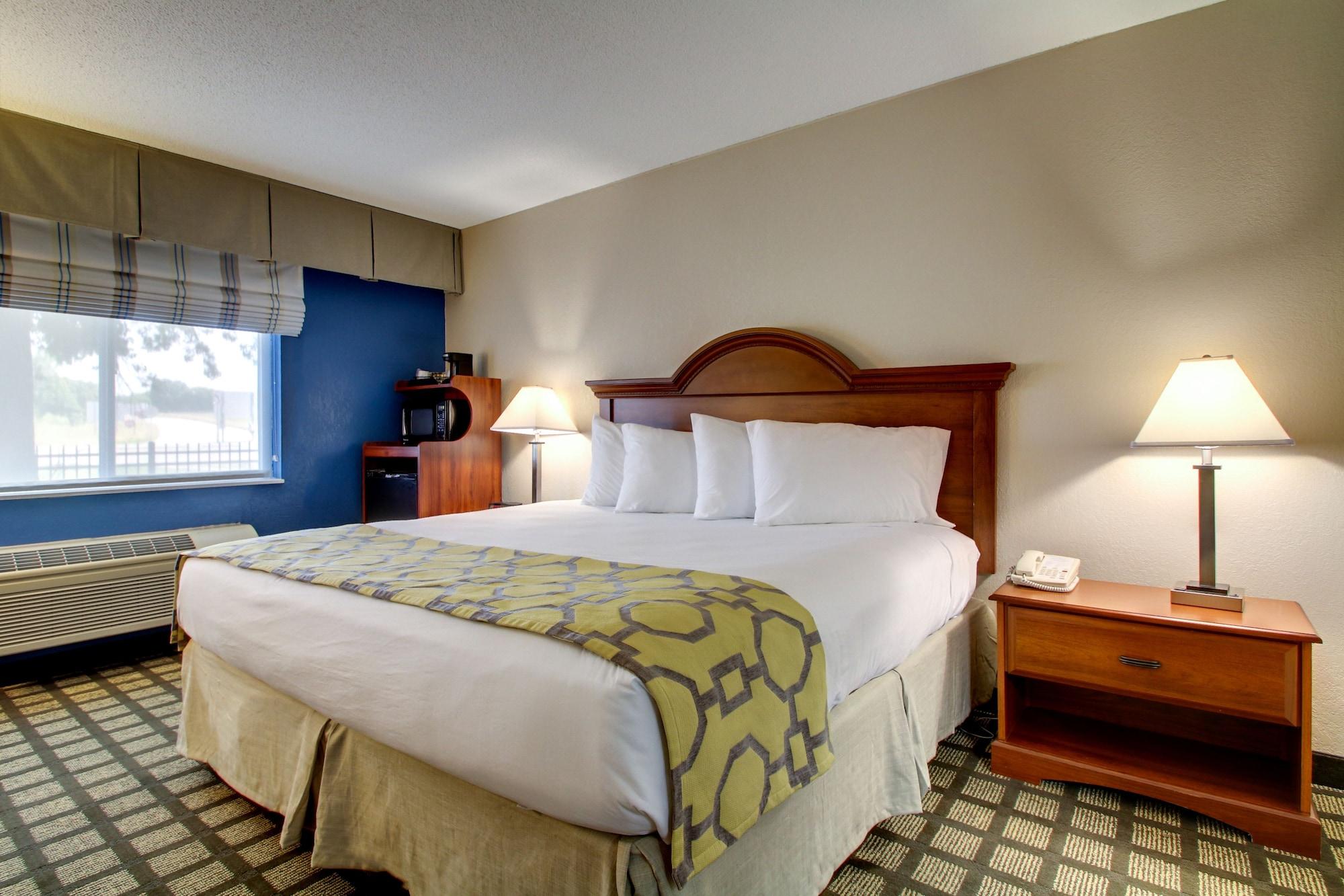 Baymont By Wyndham Galesburg Hotel Exterior photo