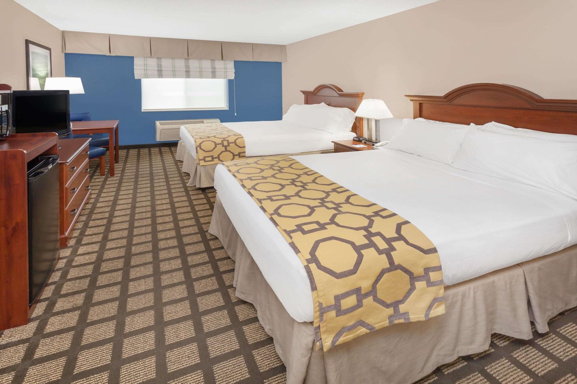 Baymont By Wyndham Galesburg Hotel Exterior photo