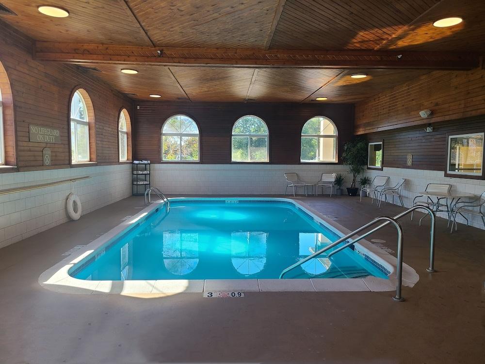 Baymont By Wyndham Galesburg Hotel Exterior photo