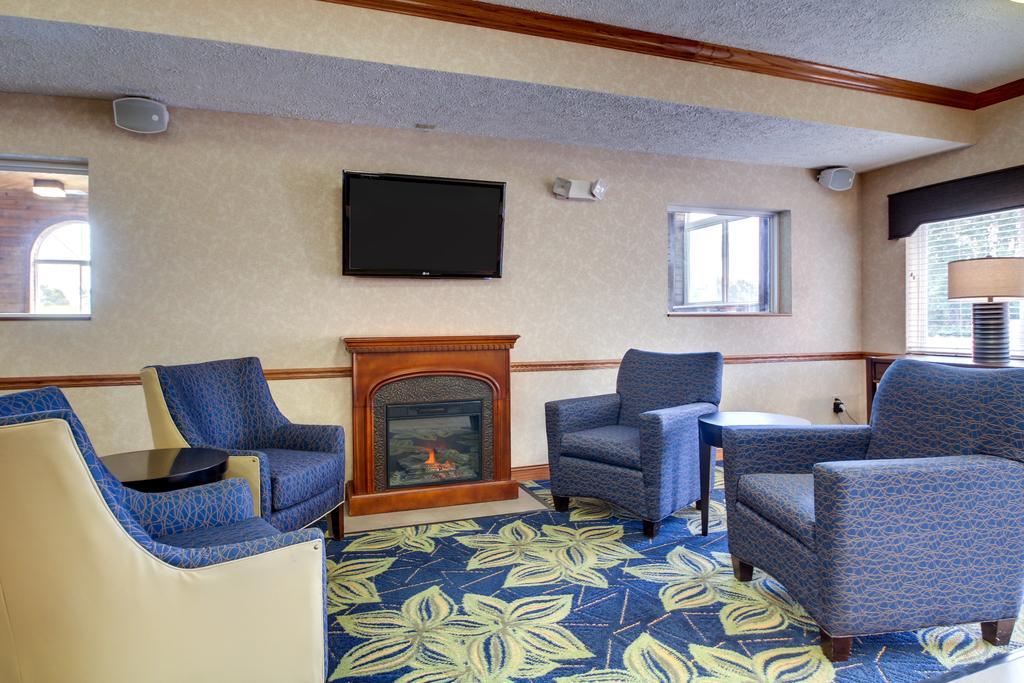 Baymont By Wyndham Galesburg Hotel Exterior photo